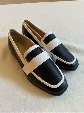 Liz Claiborne Black and White Leather Slip-On Loafers